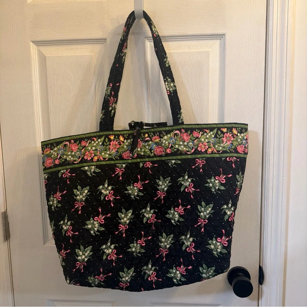 Vera Bradley New Hope Breast Cancer Vintage Tote Black Pink Green READ - Picture 2 of 15